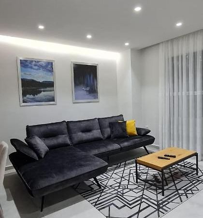 Luxurious Apartament Lägenhet Sarandë Exteriör bild